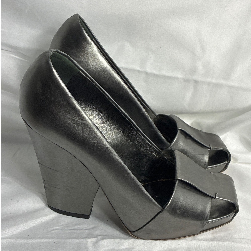 Yves Saint Laurent Metallic Pewter Leather Wedge‎ Peep Toe Pumps Size 38 Italy